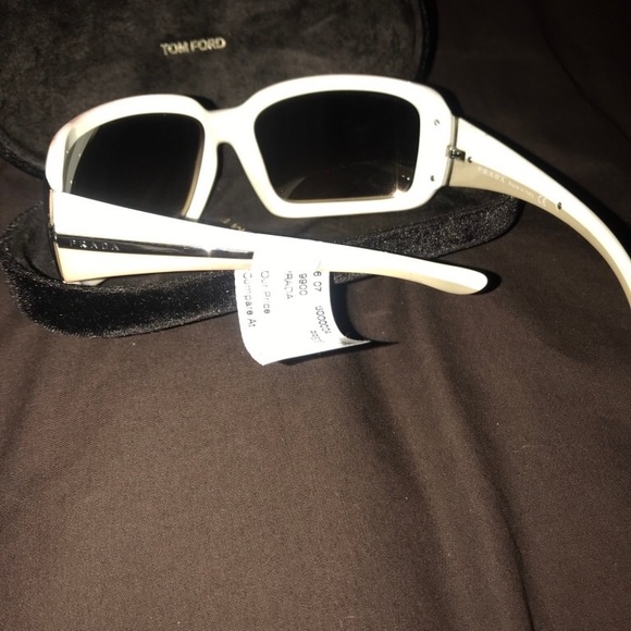 Tom Ford Sunglasses - Picture 5 of 5